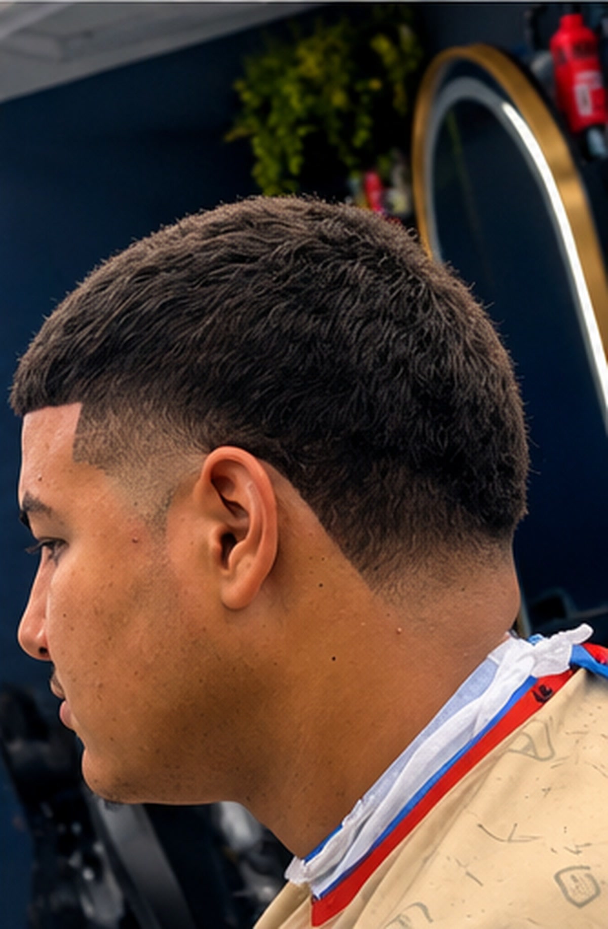 Corte fade terminado, vista de perfil